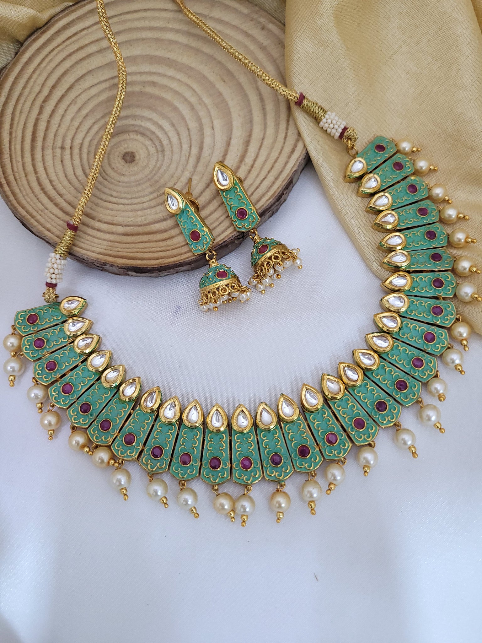 Golden Trending Necklace