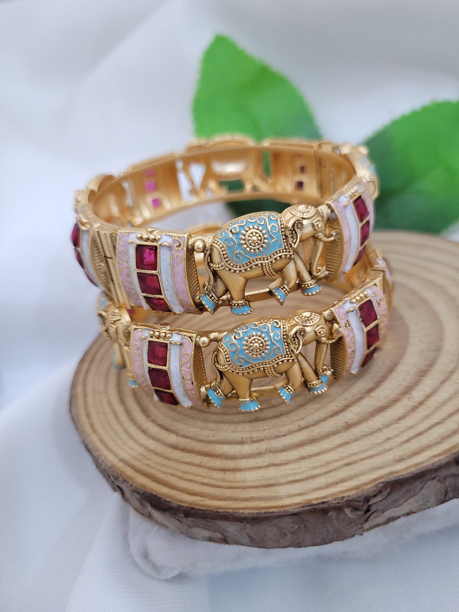 Golden Trending Bangle