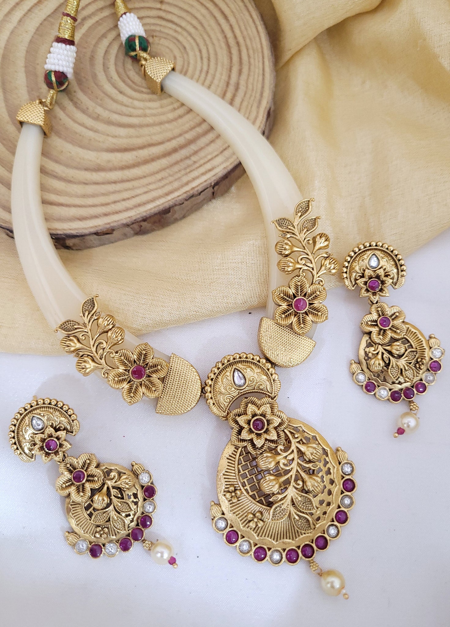 Rajwadi Off White Necklace