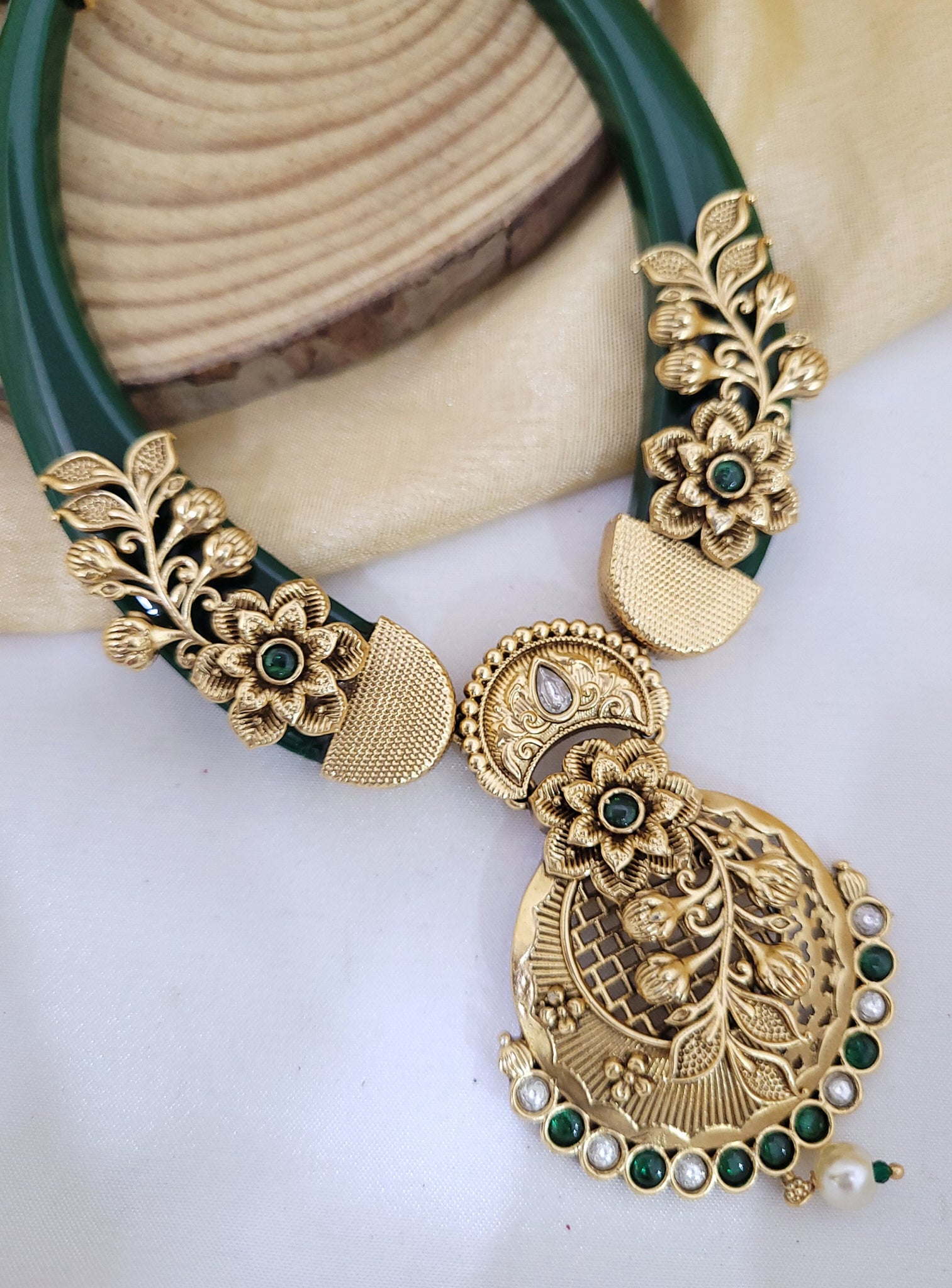 Rajwadi Green Necklace