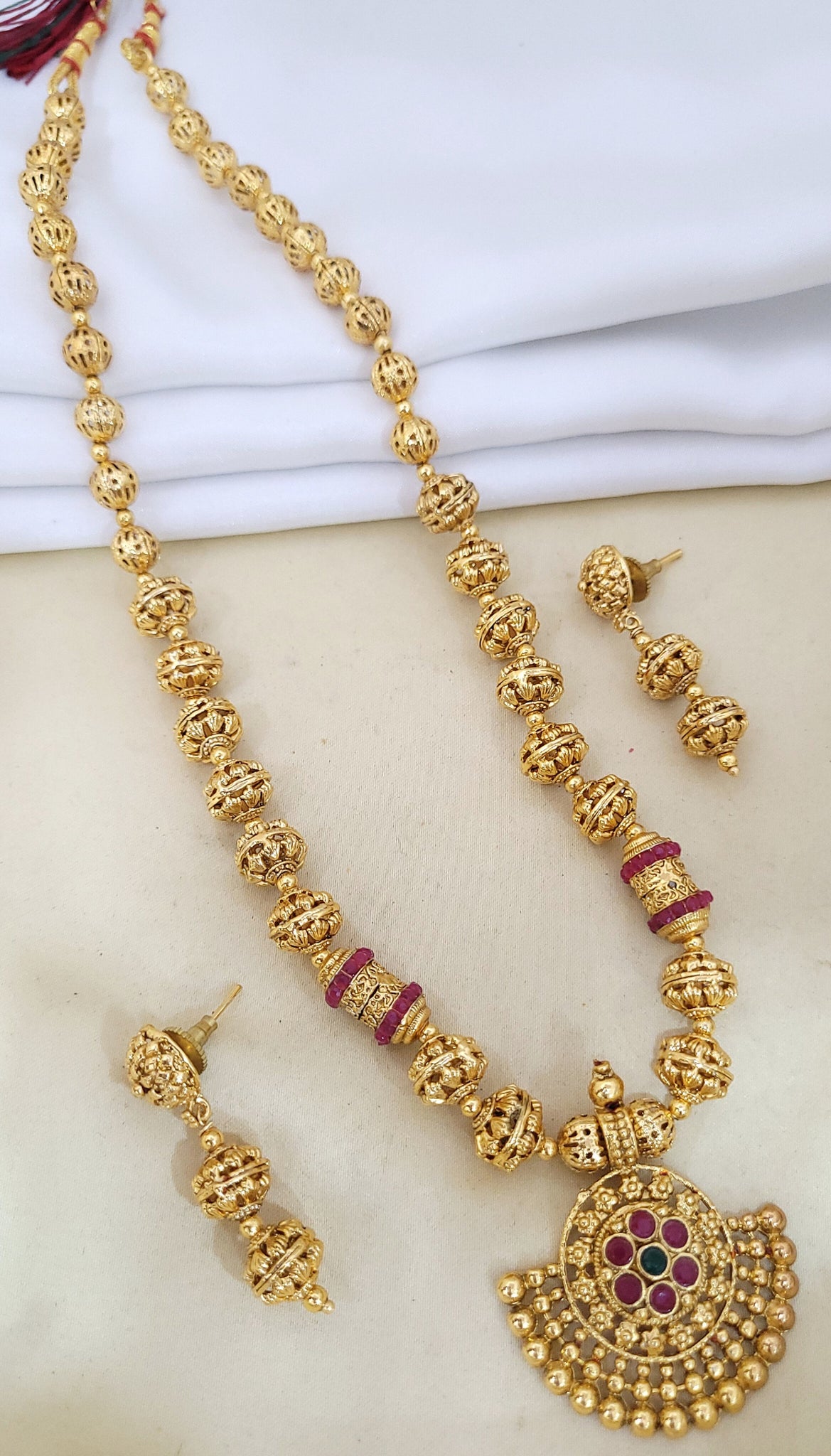 Golden Pendal Set Mala