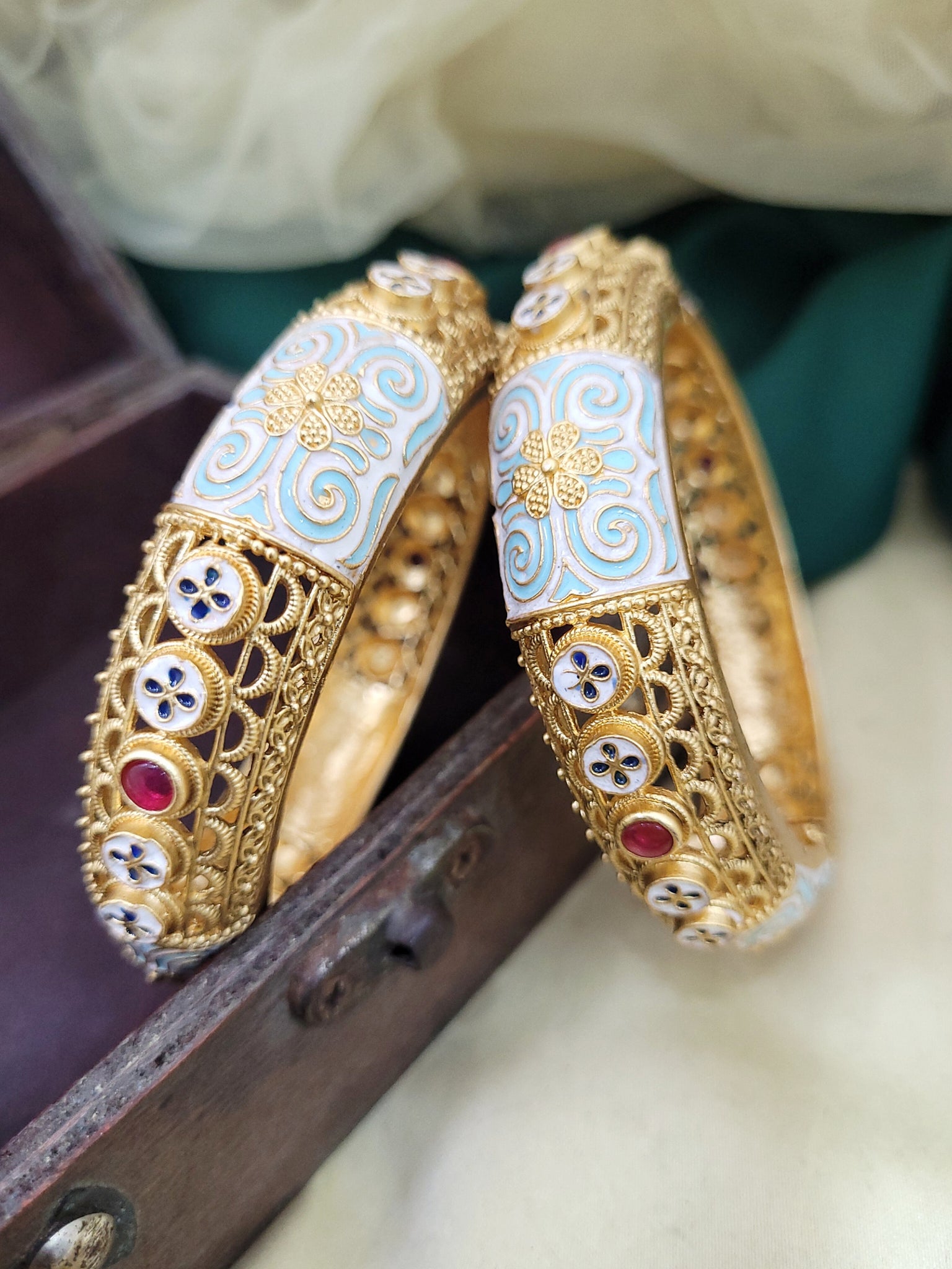 Trainding Rajawadi Bangle