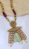 Traditional Pendent Set