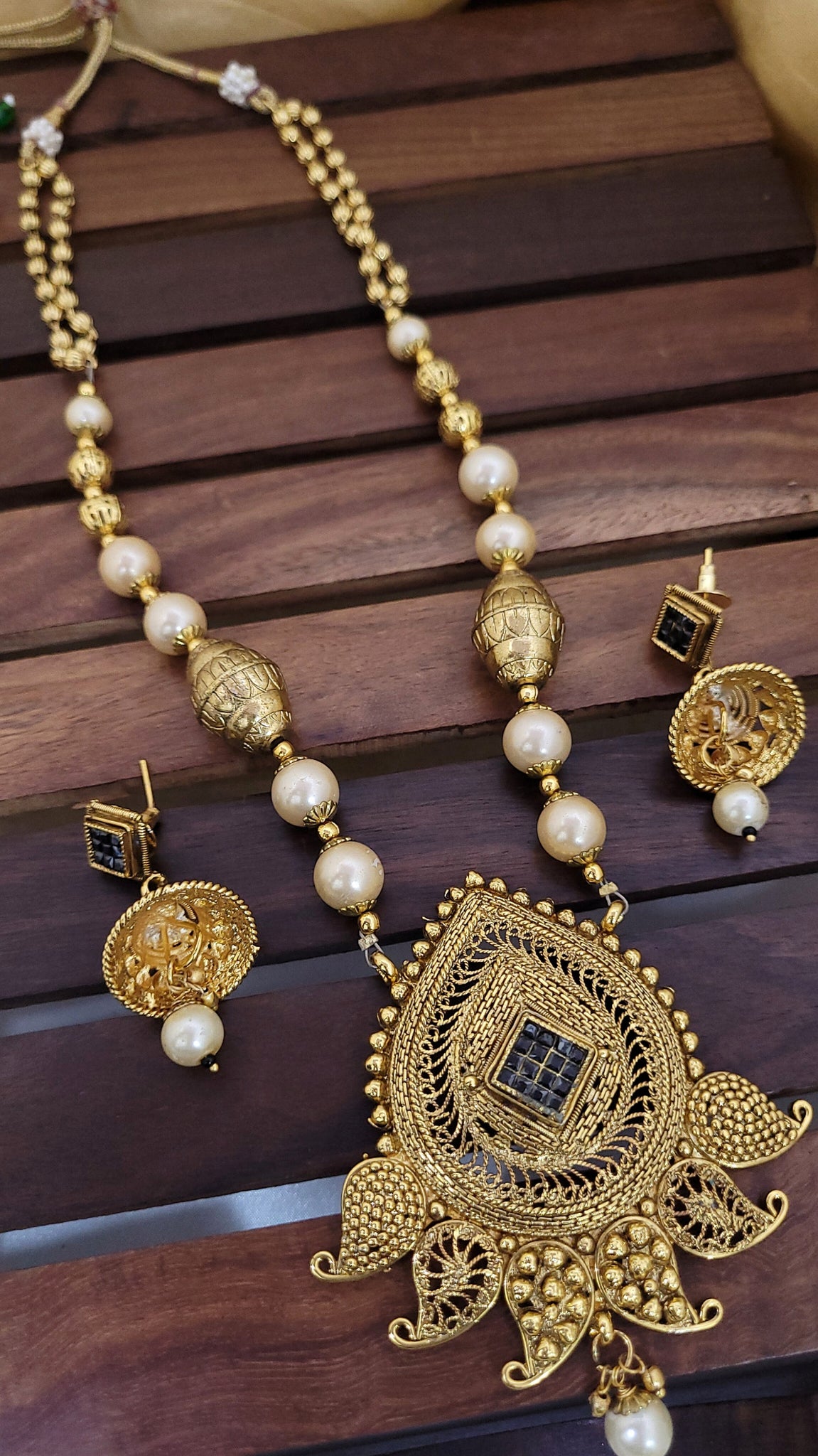 White Moti Golden Pendent Set