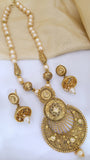 Traditional Pendent Set