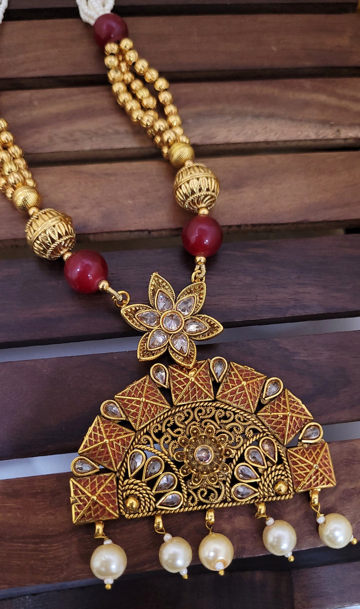 Traditional Pendent Set