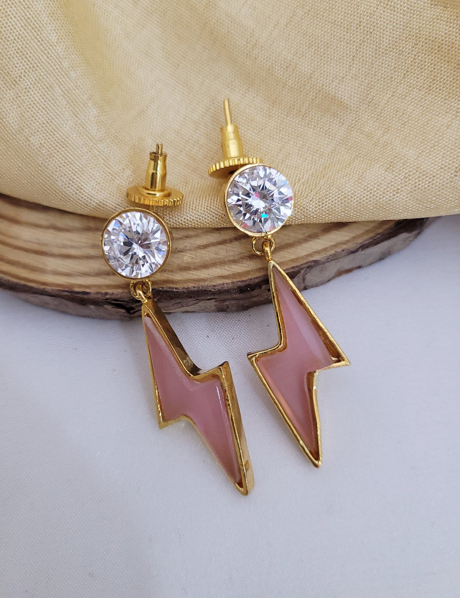 Golden Trending Earings