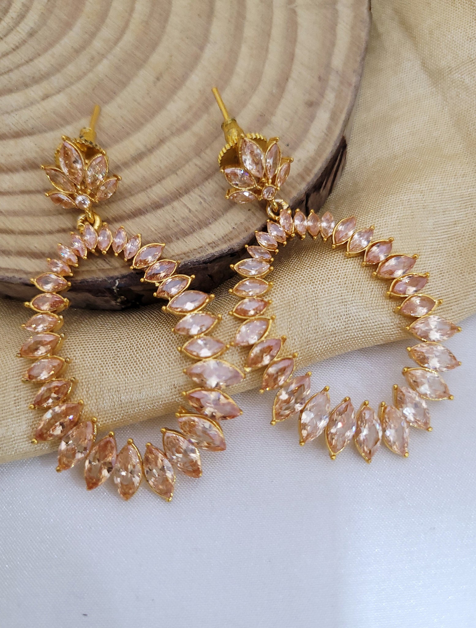 Golden Trending Earings