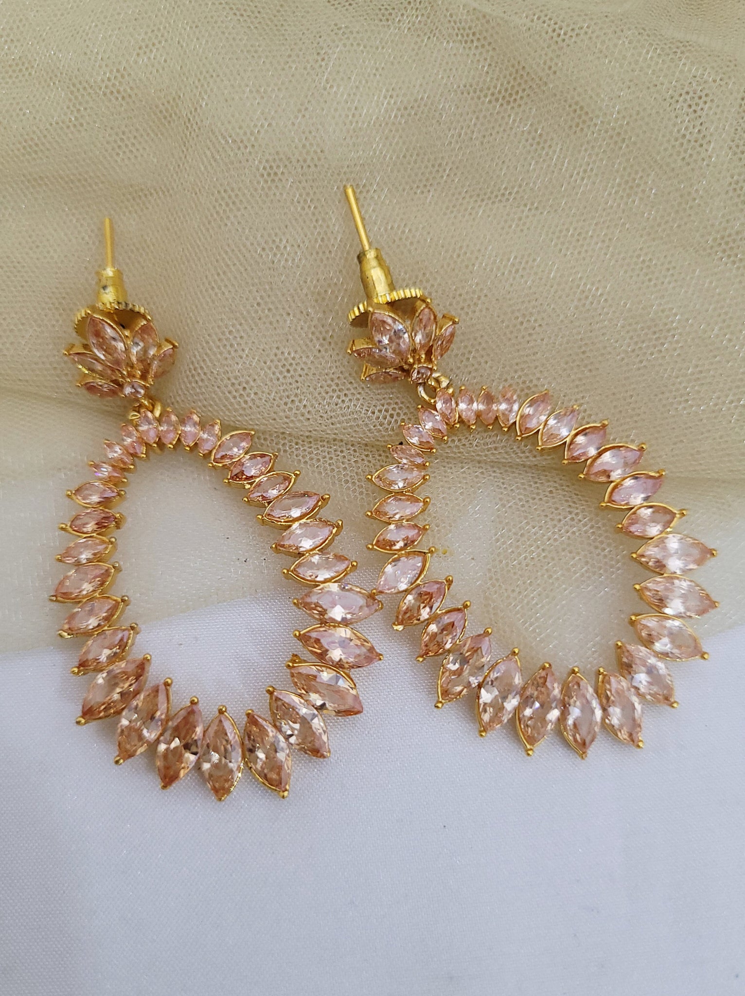 Golden Trending Earings