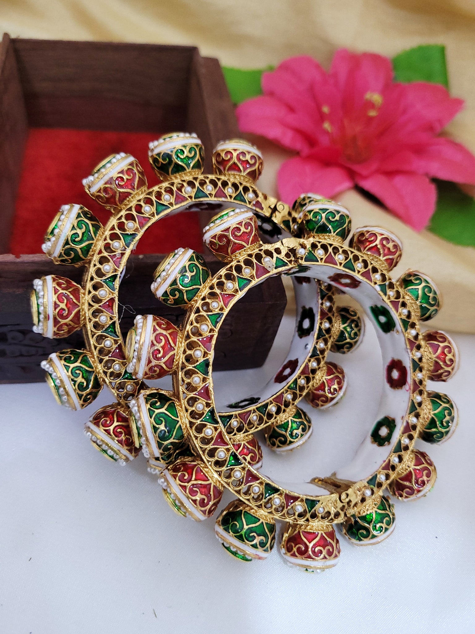 Meenakari Moti Bangle