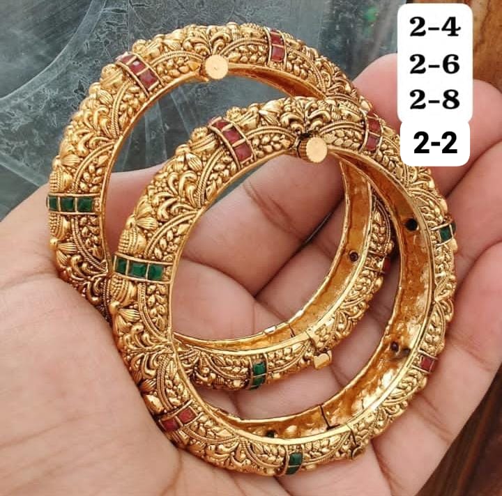 Tranding antique bangle pair