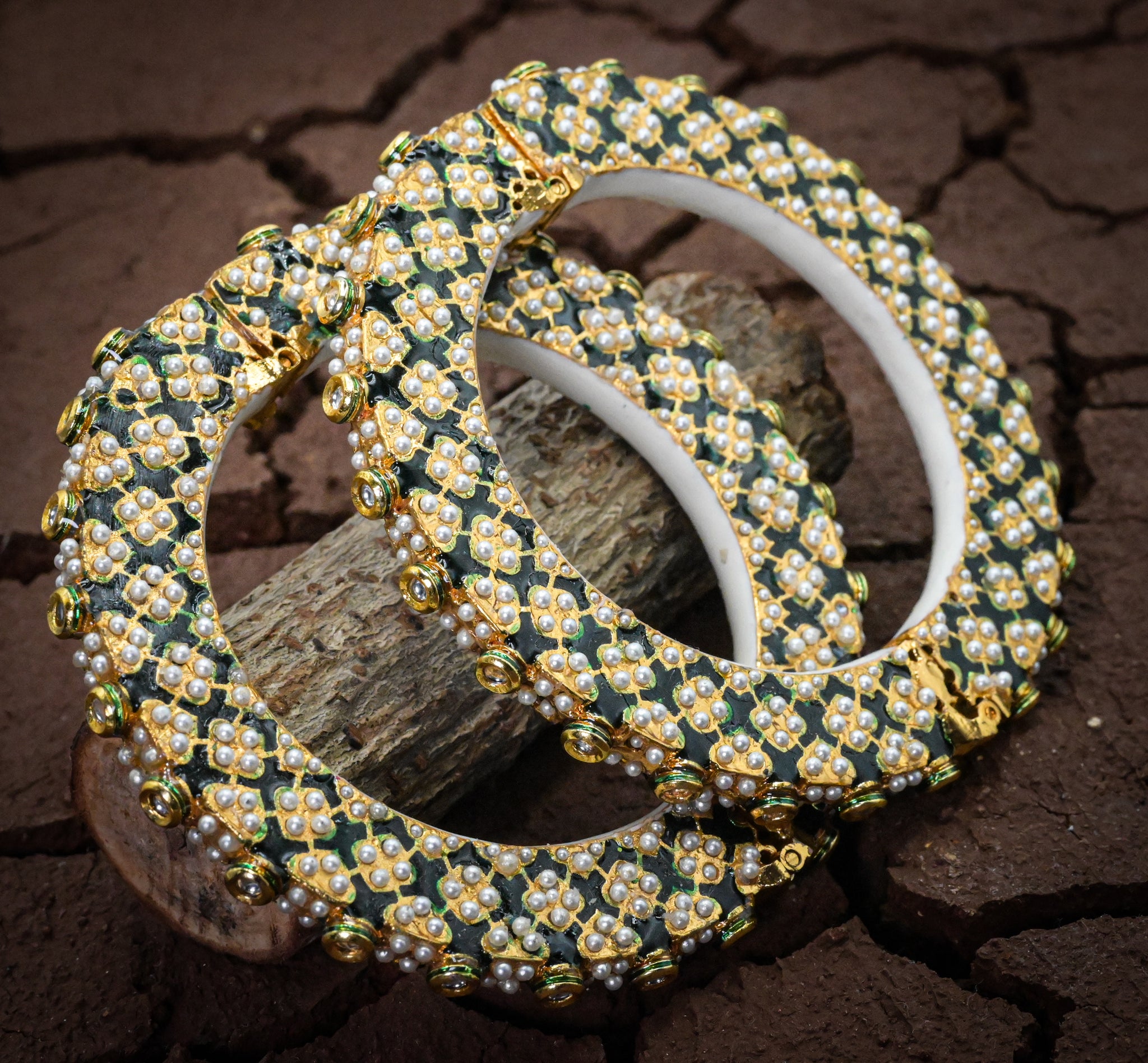 Green Meenakari Trending Bangle